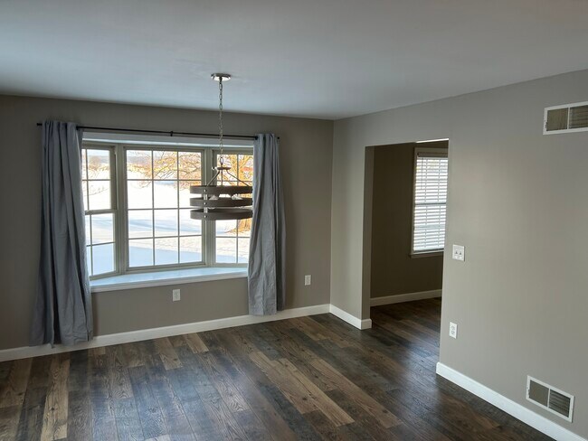 Building Photo - 320 Mt Vernon Rd