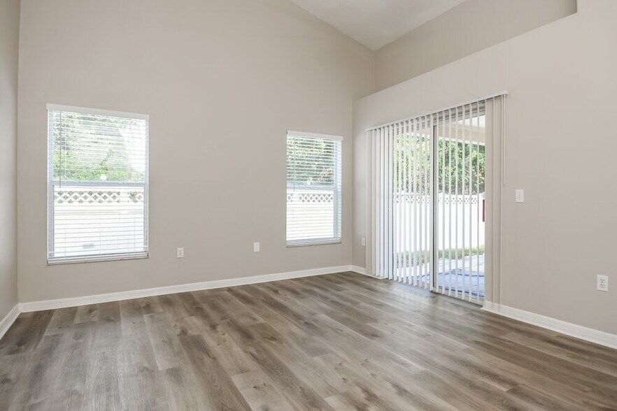 Building Photo - 143 Southampton Dr