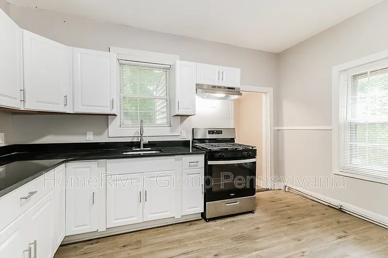 Building Photo - 4928 Wakefield St