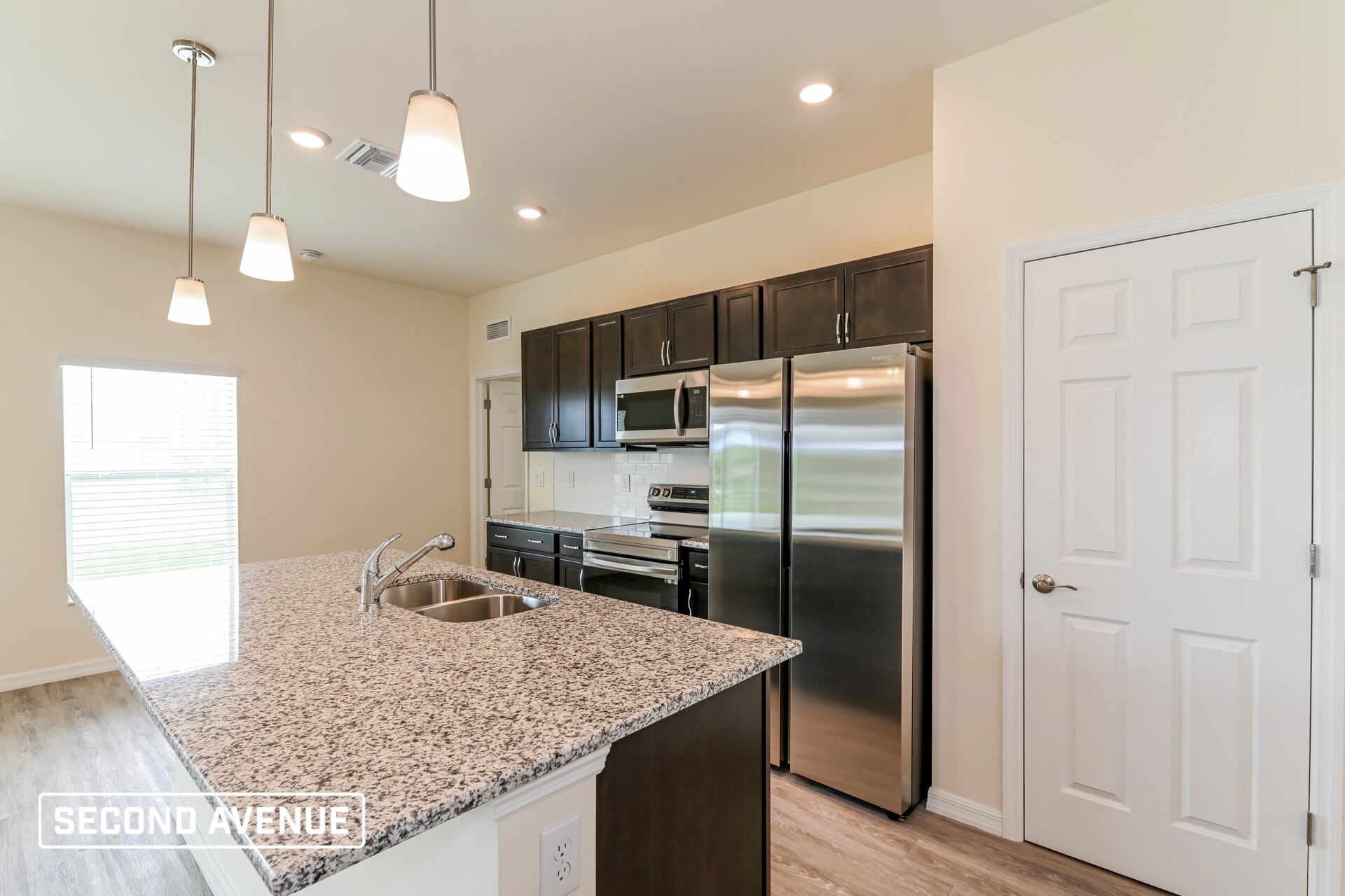 Building Photo - 1015 NE 34th St