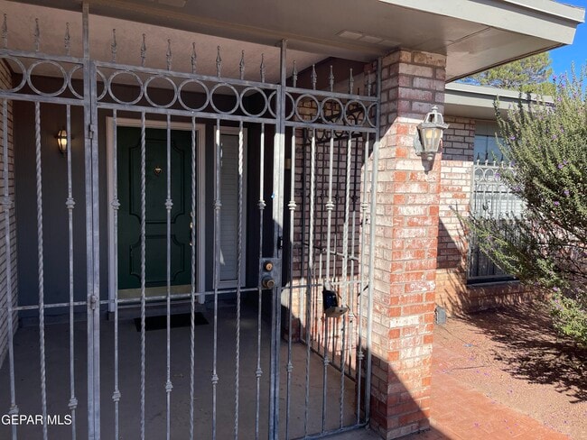 Building Photo - 1601 Charles Owens Dr