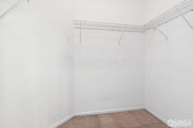 Building Photo - 24 Roosevelt Ave