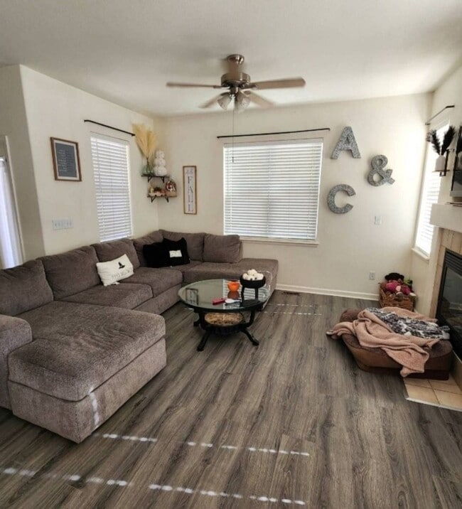 Building Photo - Beautiful 3 Bed 2 Bath Home Near Fort Carson!!!