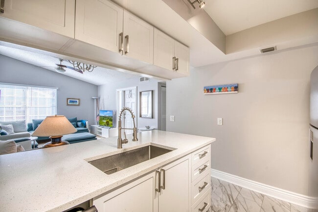 Building Photo - 619 Waterside Dr