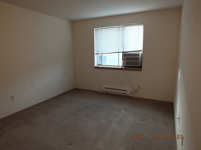 Building Photo - 1135 N 91st St