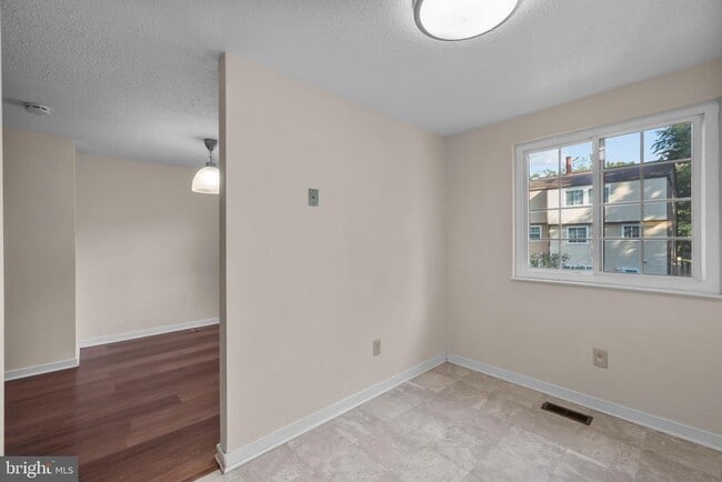 Building Photo - 6832 Heatherway Ct