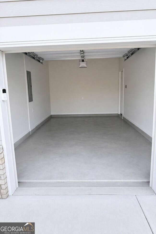 Building Photo - 3457 Sumersbe court