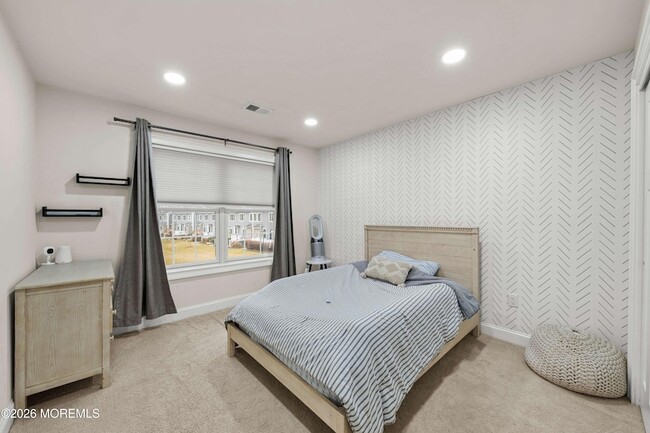 Building Photo - 2 Gonzalez Dr