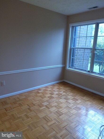 Building Photo - 2109 Woodbox Ln Unit 2109B