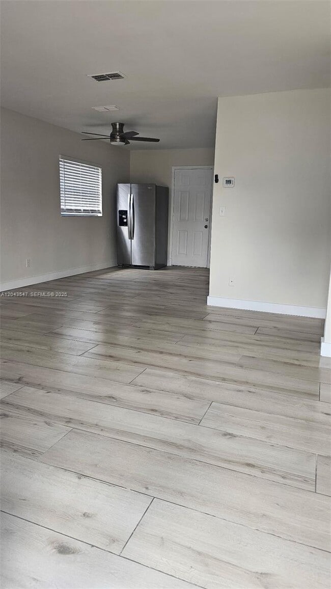 Building Photo - 418 Las Palmas Cir