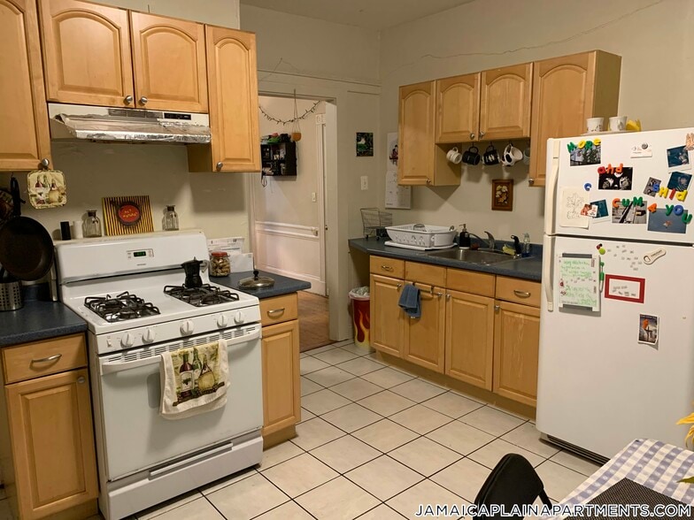 Building Photo - 108 Hyde Park Ave