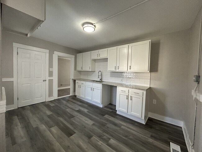 Building Photo - 111 N Denver Ave