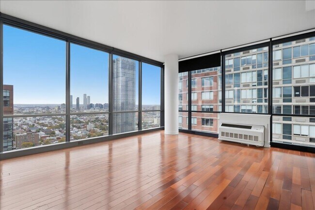 Building Photo - 389 Washington St