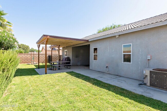 Building Photo - 43963 Glenraven Rd