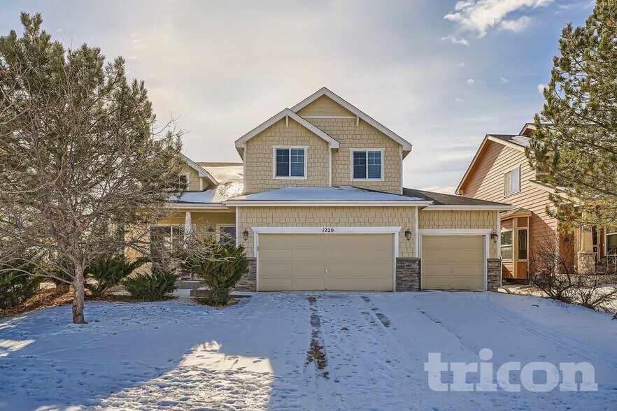 Building Photo - 1220 Sunset Way