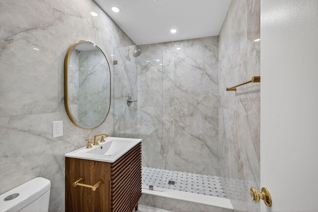 Building Photo - 4442 Sea Grape Dr