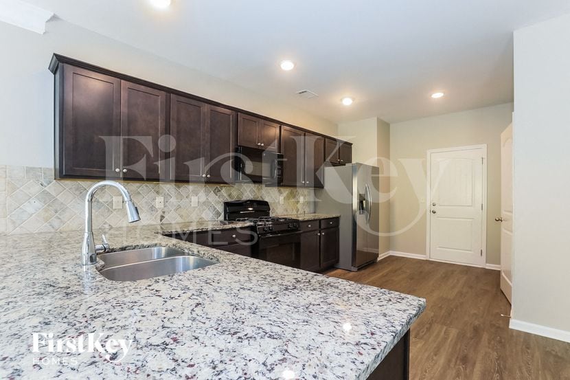 Building Photo - 566 Massey Ct