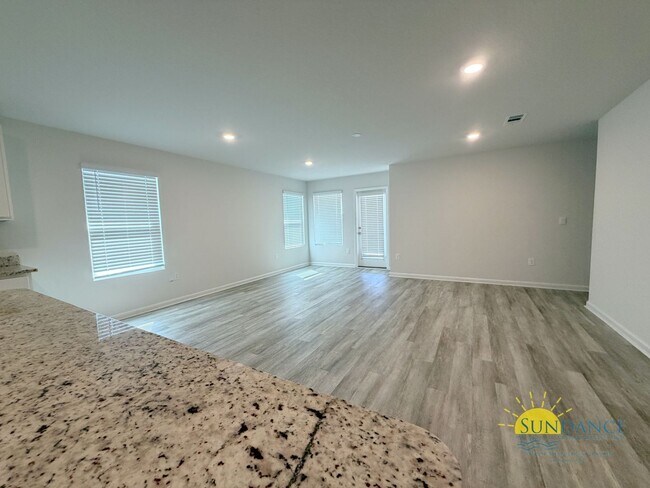 Building Photo - Spacious 5-Bedroom Home in Plantation Woods, East Milton!