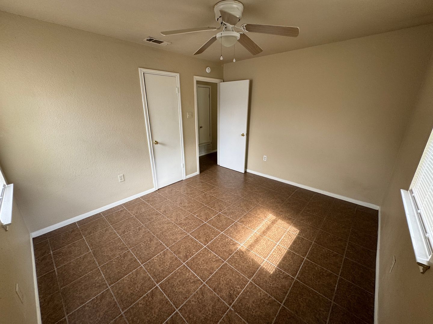 Building Photo - 310 W Washington Ave