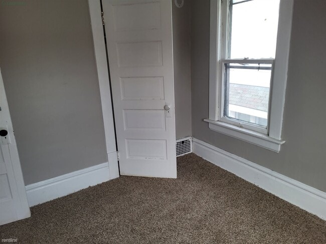 Building Photo - 3 br, 1 bath House - 45 Richmond Place