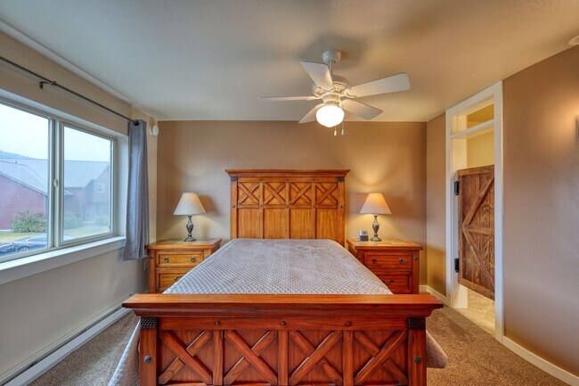 Building Photo - 313 Firelight Dr