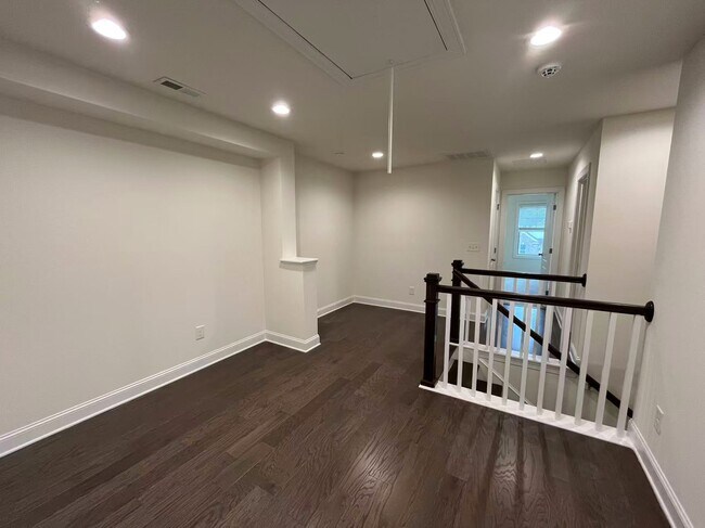 Building Photo - 311 Alamosa Pl