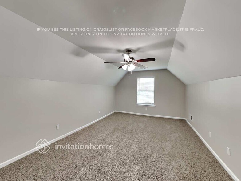 Building Photo - 1044 Southwood Dr