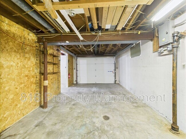 Building Photo - 11214 E Lexington Ave