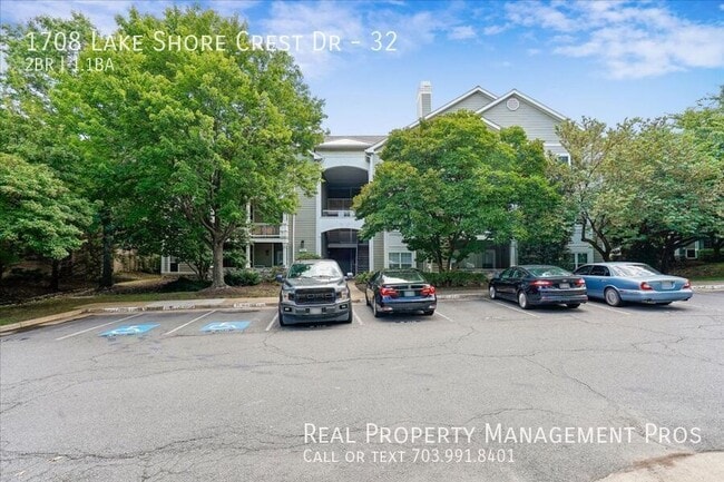Building Photo - 1708 Lake Shore Crest Dr