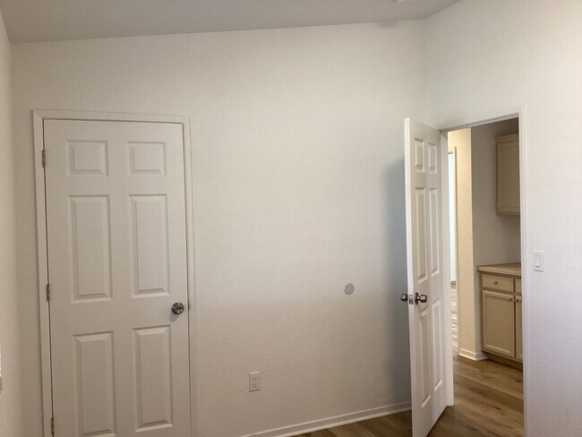Building Photo - 1450 La Jolla Way