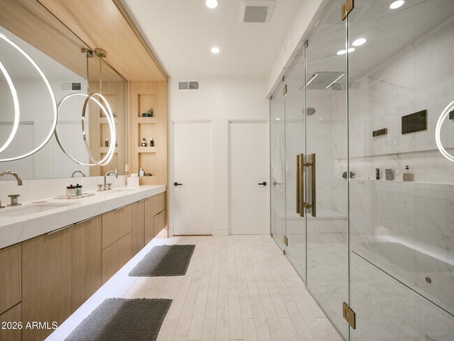 Building Photo - 2024 E Granite View Dr