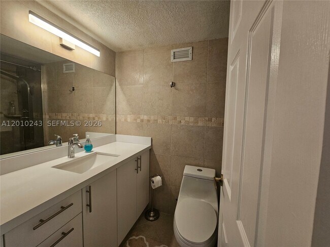 Building Photo - 2501 S Ocean Dr