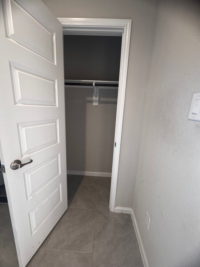 Building Photo - 5515 Russett Bay Ct