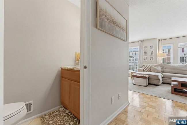 Building Photo - 774 Sassafras Ct