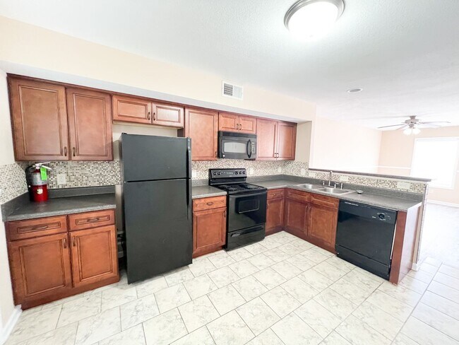 Building Photo - 2268 McCormick Lane