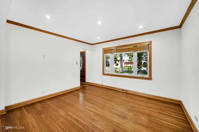 Building Photo - 1117 E Kitson Dr