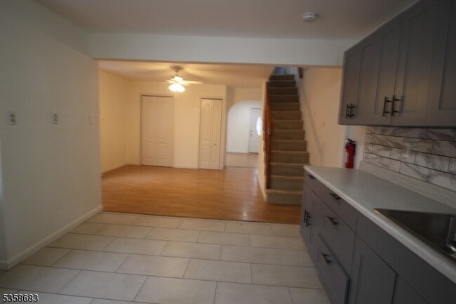 Building Photo - 857 Westfield Ave
