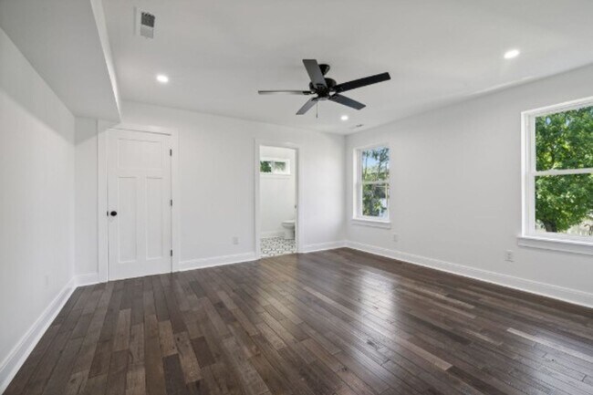 Building Photo - Brand NEW East Nashville 3 bedroom/3.5 bat...
