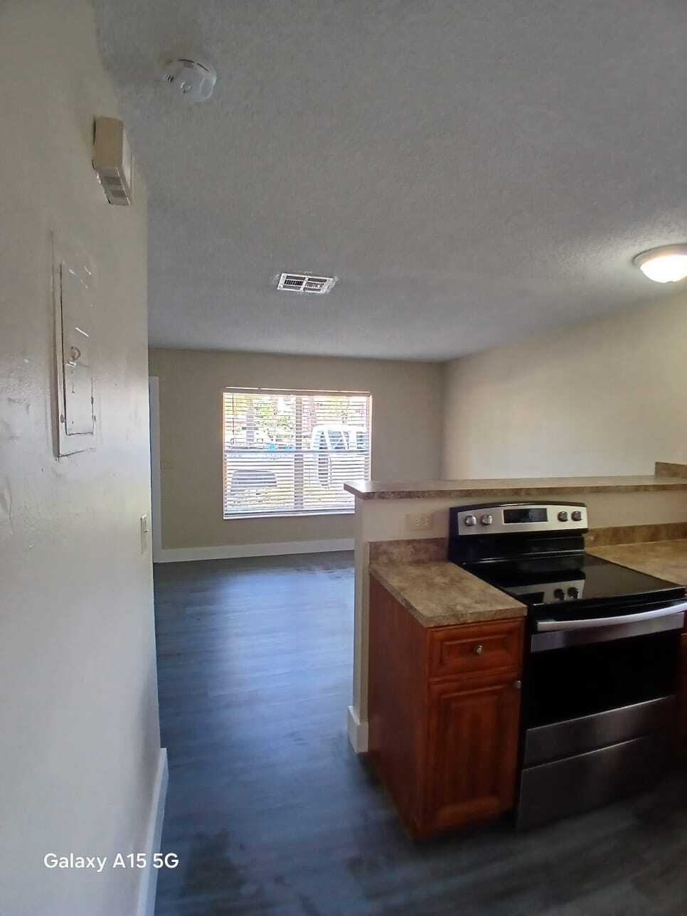Building Photo - 4117 Riverside Dr