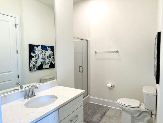 Building Photo - LUXURY TOWNHOME IN FOREST ACRES