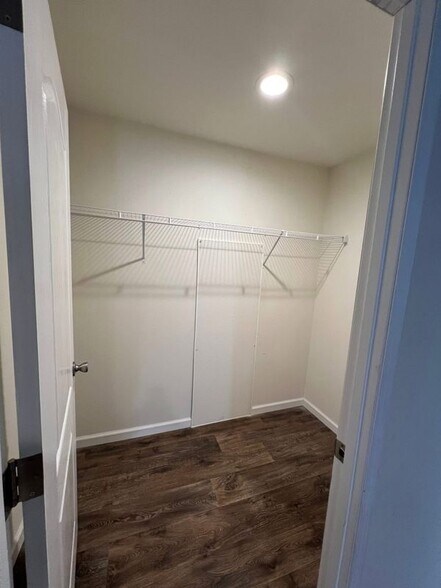 Building Photo - 2105 13th St