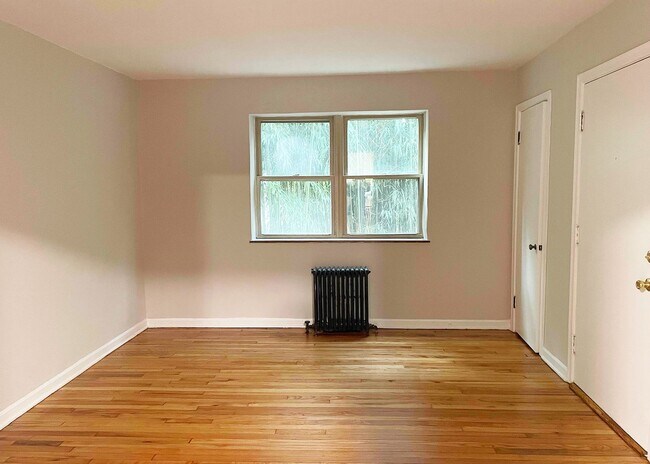 Building Photo - 3025 Clifton Ave