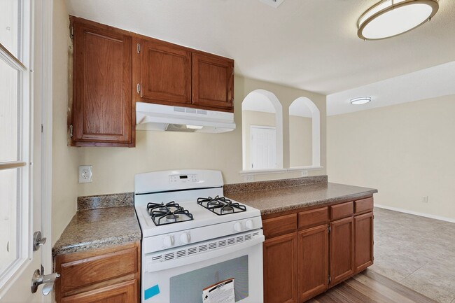 Building Photo - 4 bedroom 2.5 bath home in East El Paso!