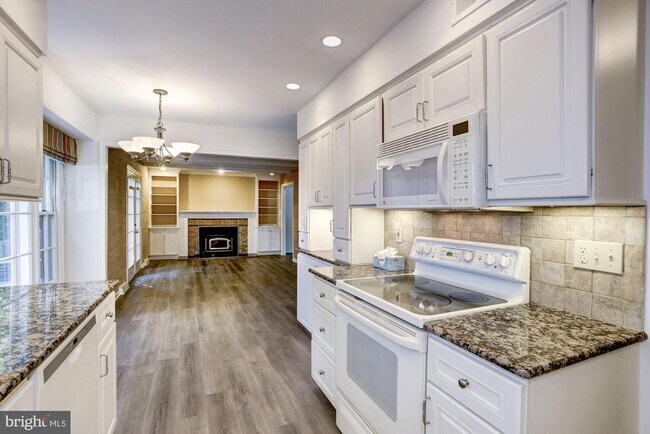 Building Photo - 9012 Penn Manor Ct