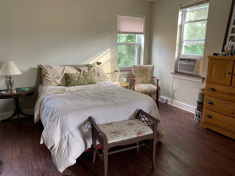 Building Photo - 5118 Dresden Way