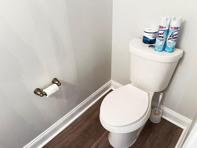 Building Photo - Available Now! - Pet Friendly 2 Bedroom, 2.5 Bath Townhome at Market Common! Cable and Internet I...