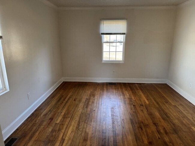 Building Photo - 115 Kenneth Blvd