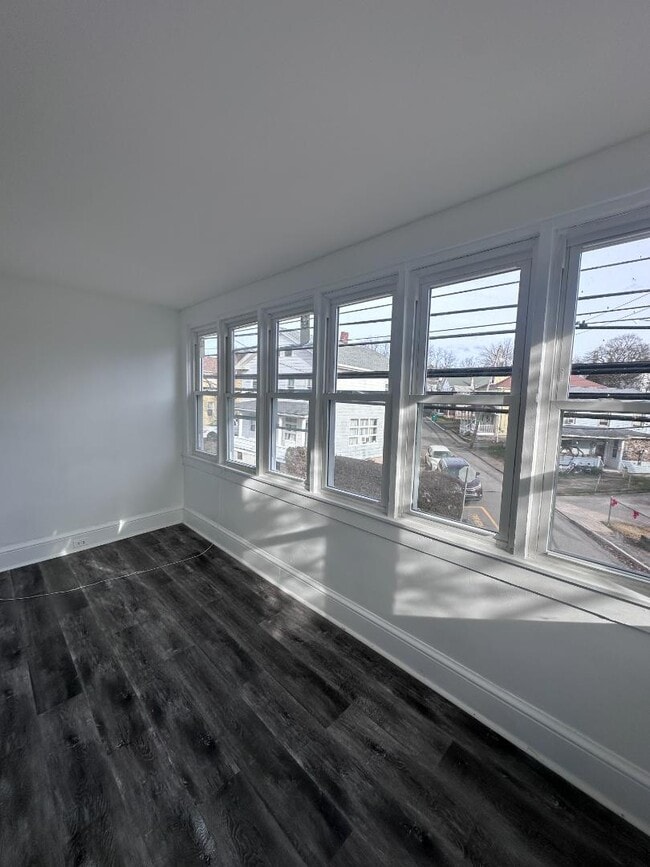 Building Photo - 153 Vine St