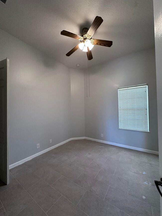 Building Photo - 6025 NW Wolverine Rd