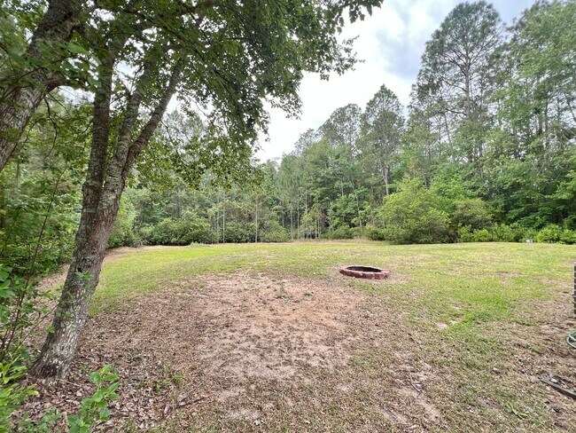 Building Photo - AVAILABLE NOW | PETS ALLOWED OUTDOORS ONLY...